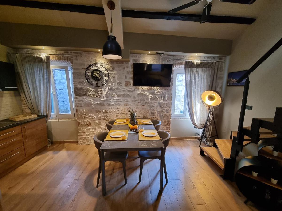 ˇdcˇ Modern Apartment Near The Church Ρόβινι Εξωτερικό φωτογραφία