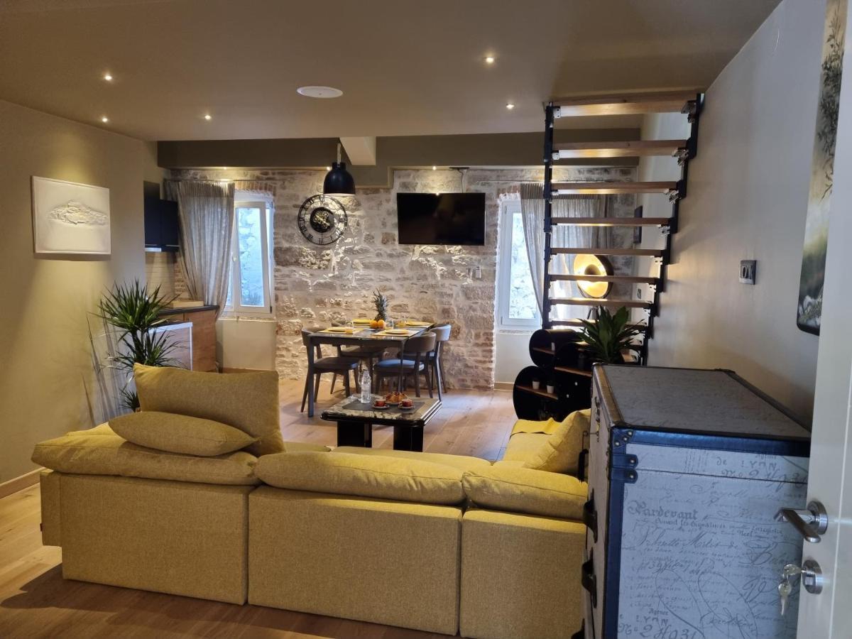 ˇdcˇ Modern Apartment Near The Church Ρόβινι Εξωτερικό φωτογραφία